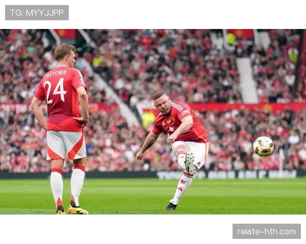 足球明星精彩献技点亮慈善赛，球迷热情高涨持续聚焦