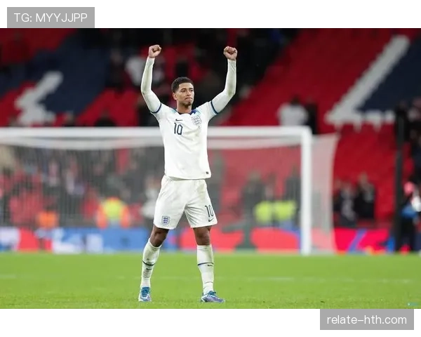 贝林厄姆 vs 杰拉德:全能中场的攻防覆盖与组织能力对比 贝林厄姆 vs 杰拉德:全能中场的攻防覆盖与组织能力对比