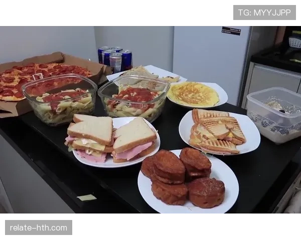 菲尔普斯退役后每天吃五顿饭，训练量归零但饭量没变